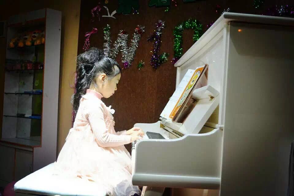 日照樂(lè)譜生半小時(shí) 輕松啟蒙，讓孩子愛上彈鋼琴